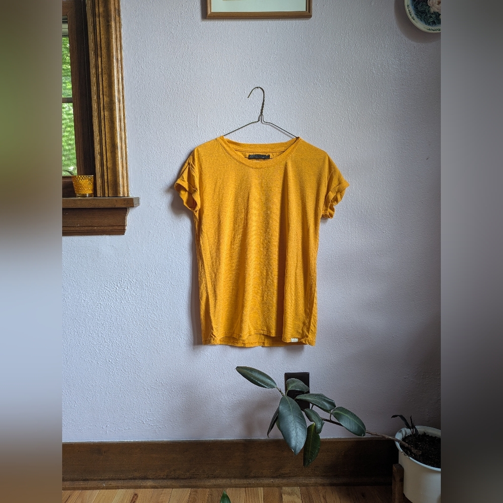Prana Cuffed Tee, Size XS, Goldenrod Yellow